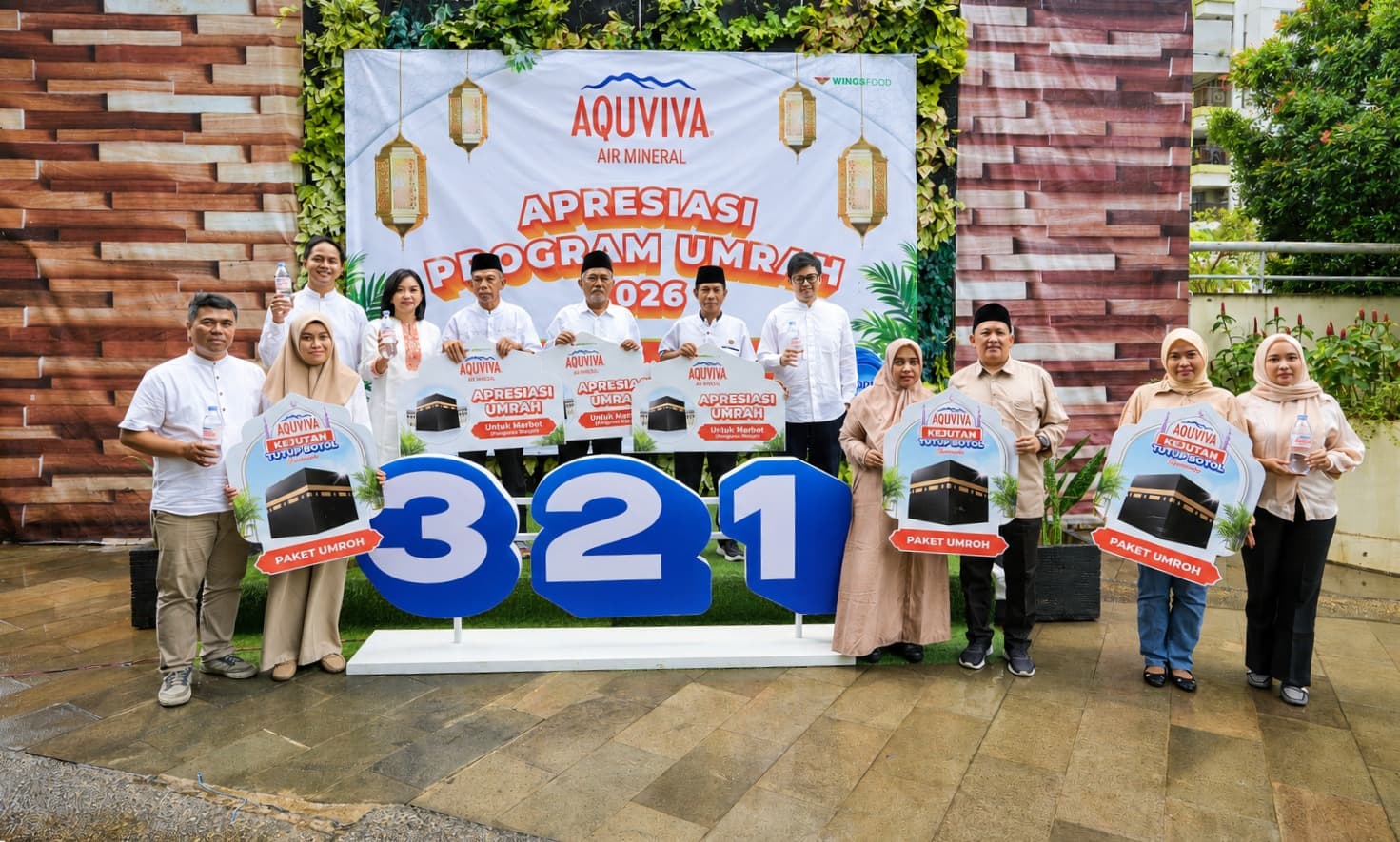 Kampanye 3-2-1 AQUVIVA: Marbot dan Pemenang Kejutan Tutup Botol Ramadan Diberangkatkan Umrah 