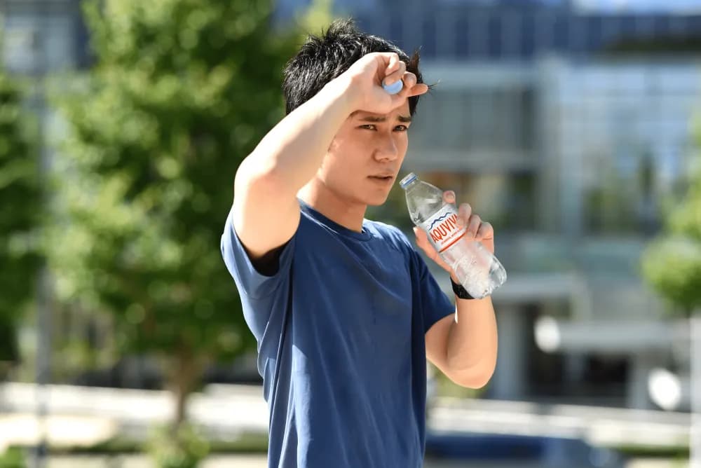 Jangan Sampai Tubuh Dehidrasi! Air Mineral AQUVIVA Berikan Kesejukkan di Tengah Heat Wave di Indonesia