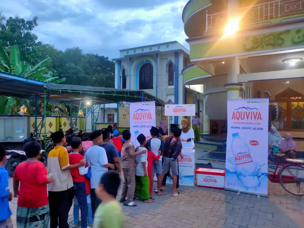 AQUVIVA Berbagi Sejuknya Ramadan dengan Bagikan 450 Ribu Botol Air Mineral