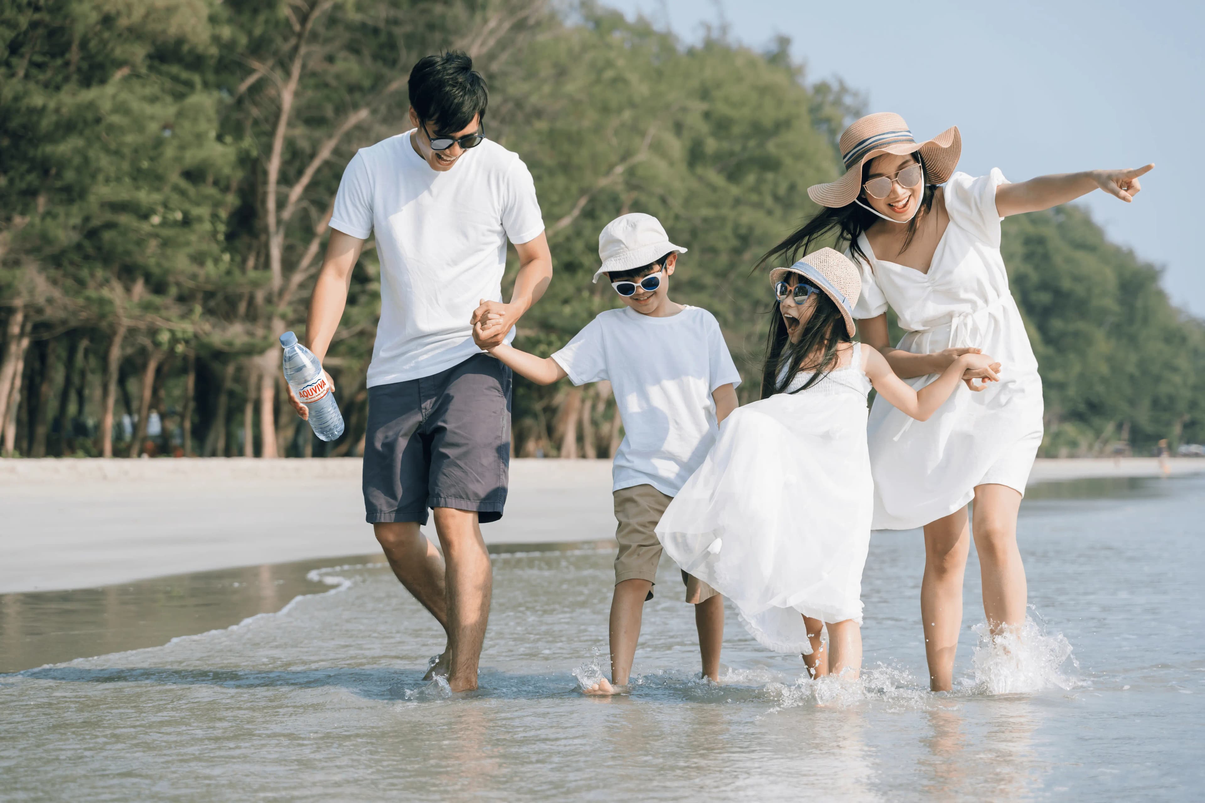 Persiapan Liburan Tetap Nyaman, Yuk Penuhi Hidrasi dengan AQUVIVA Kemasan 1,6 L!