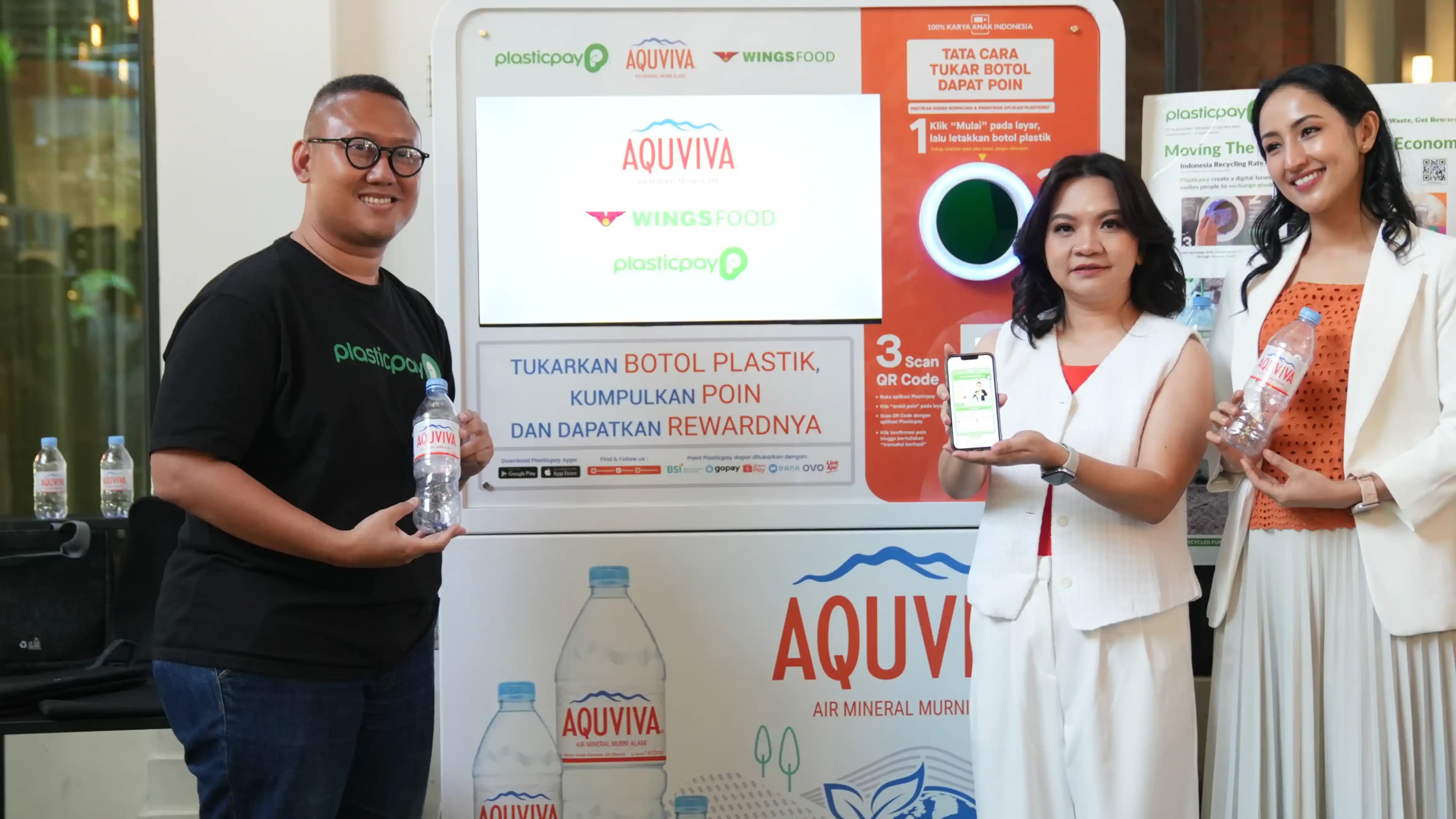 Plastic Pay-Gerakan sosial berbasis platform digital, yang mengajak masyarakat untuk merubah sampah plastik menjadi bermanfaat dan membawa kebaikan
