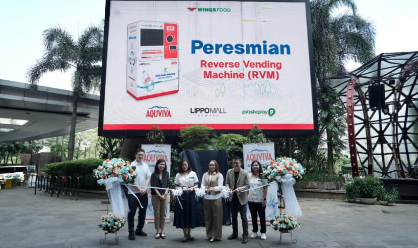 Ajak Masyarakat Kelola Sampah Plastik, AQUVIVA dan Plasticpay Resmikan Reverse Vending Machine Pertamanya di Lippo Mall Kemang