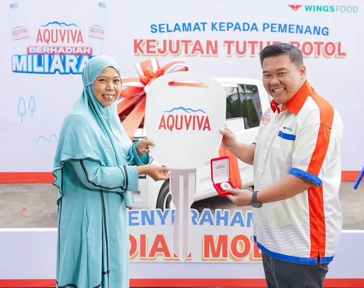 AQUVIVA Dapatkan Pemenang Mobil di Program Kejutan Tutup Botol Berhadiah Miliaran Rupiah